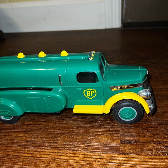 Vintage 1995 Collectable BP International Model Truck - Picture 3 of 13